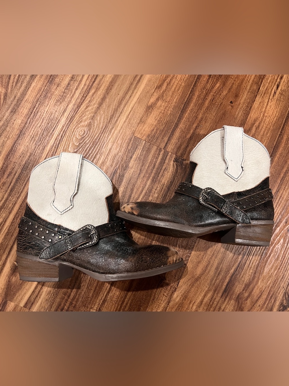 Sterling River Distressed Leather Cowhide Hair-on-Hide Western Ankle Boots